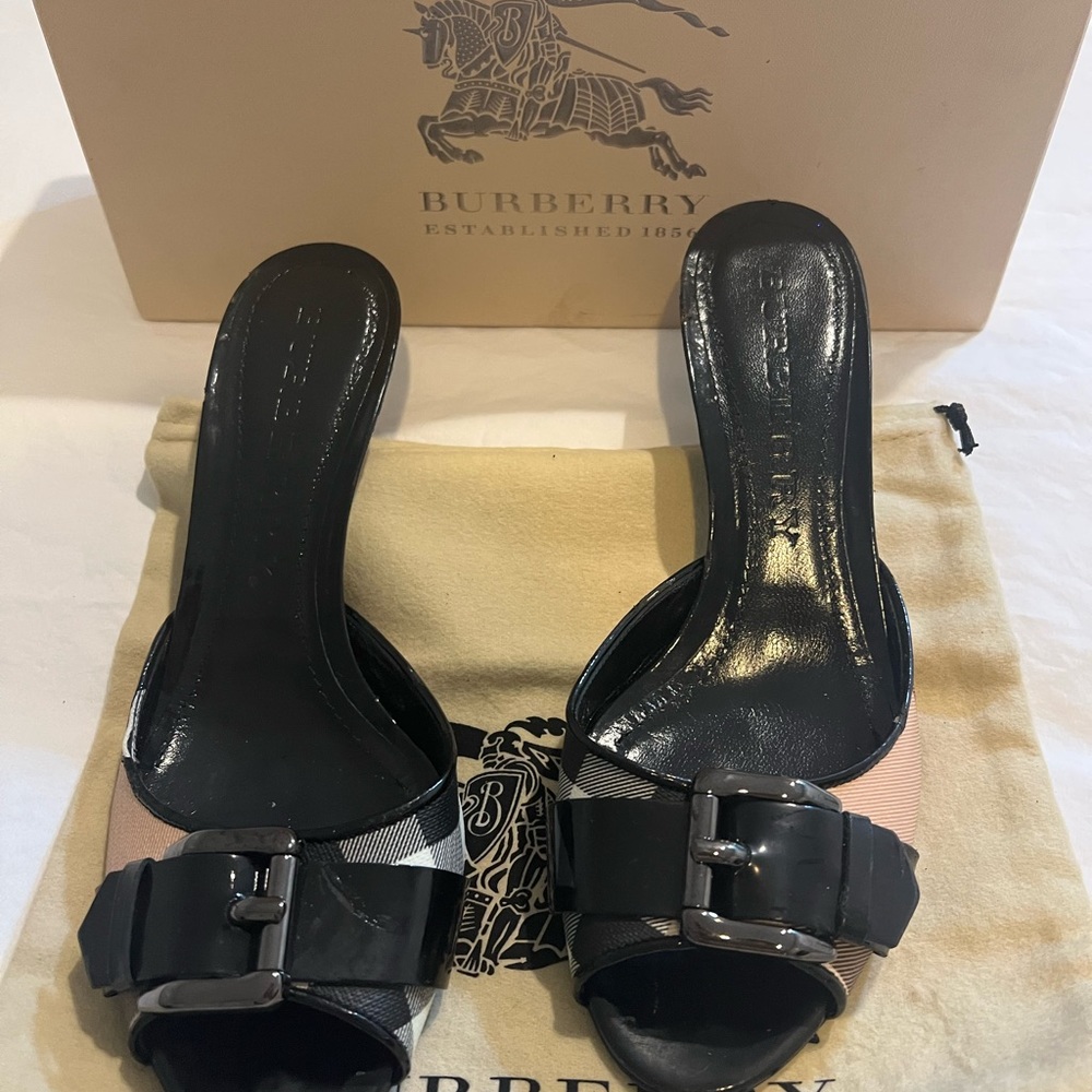 Burberry Kitten Heels 39.5